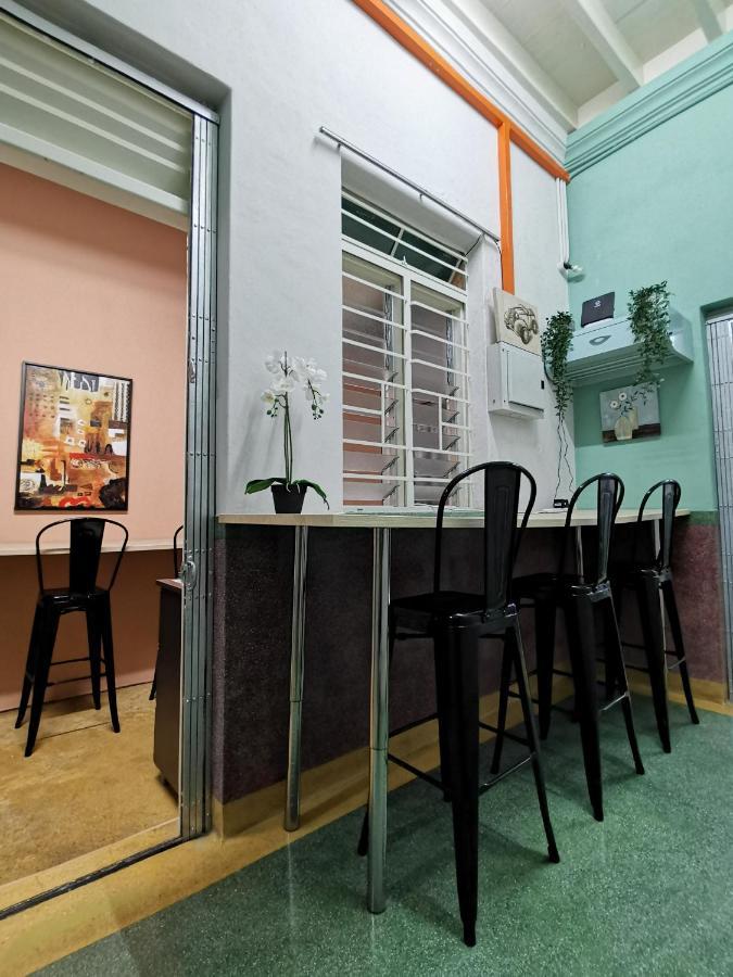 G Fortune Guest House Victoria Green George Town Esterno foto