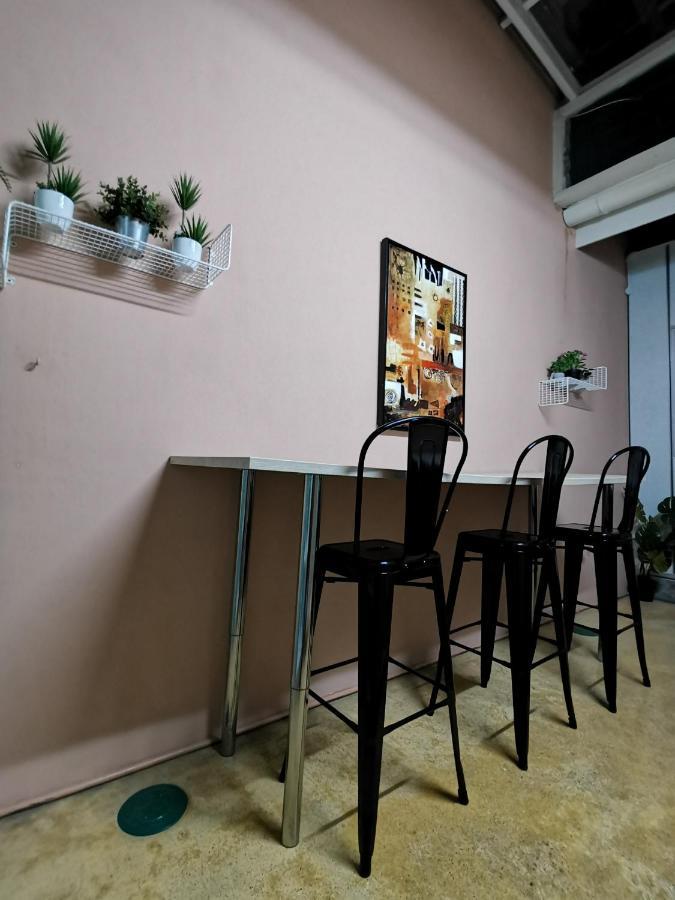 G Fortune Guest House Victoria Green George Town Esterno foto