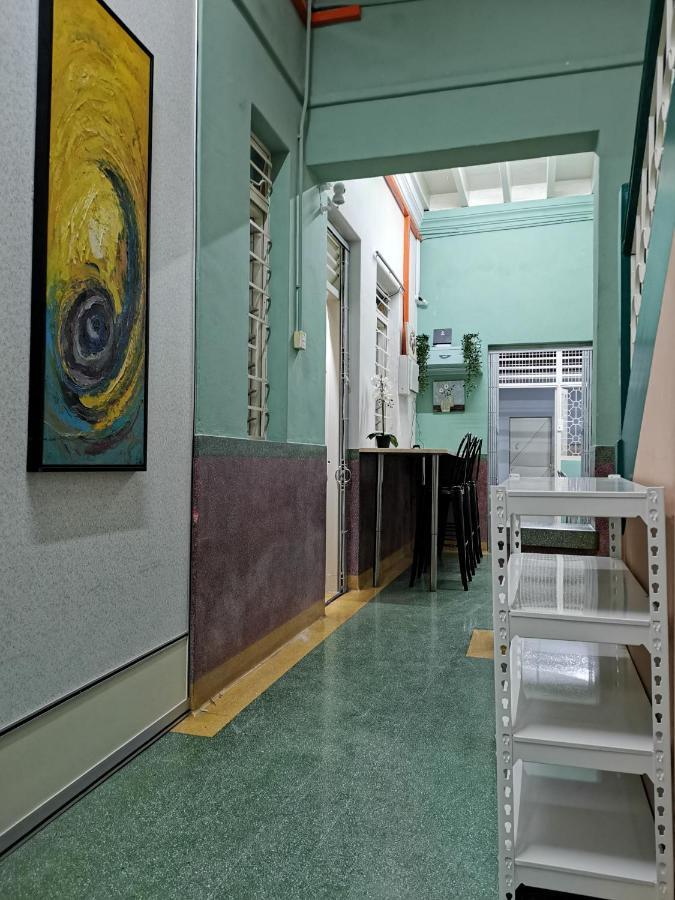 G Fortune Guest House Victoria Green George Town Esterno foto