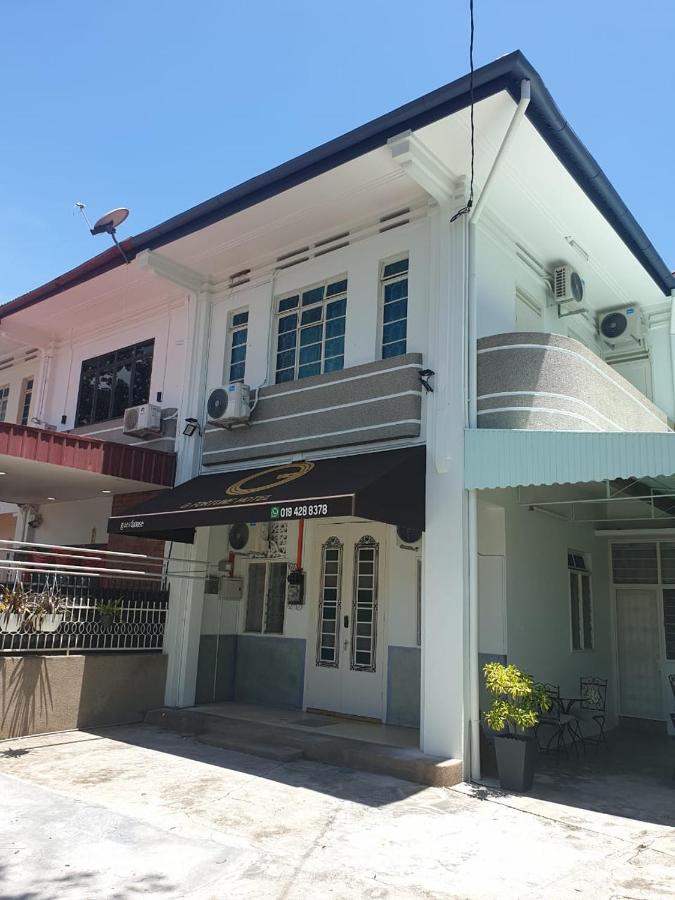 G Fortune Guest House Victoria Green George Town Esterno foto