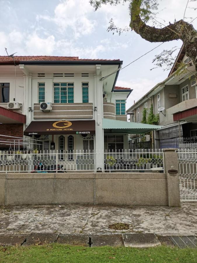G Fortune Guest House Victoria Green George Town Esterno foto